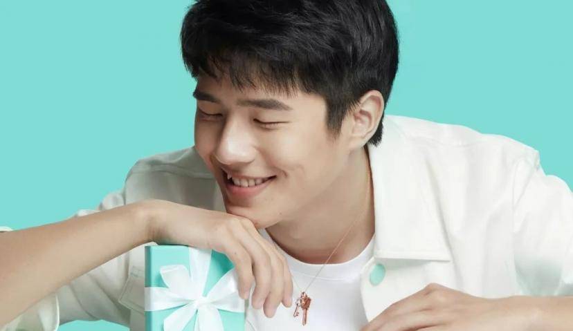 奢侈品品牌扎堆道歉，背后是对中国市场的白热化竞争。