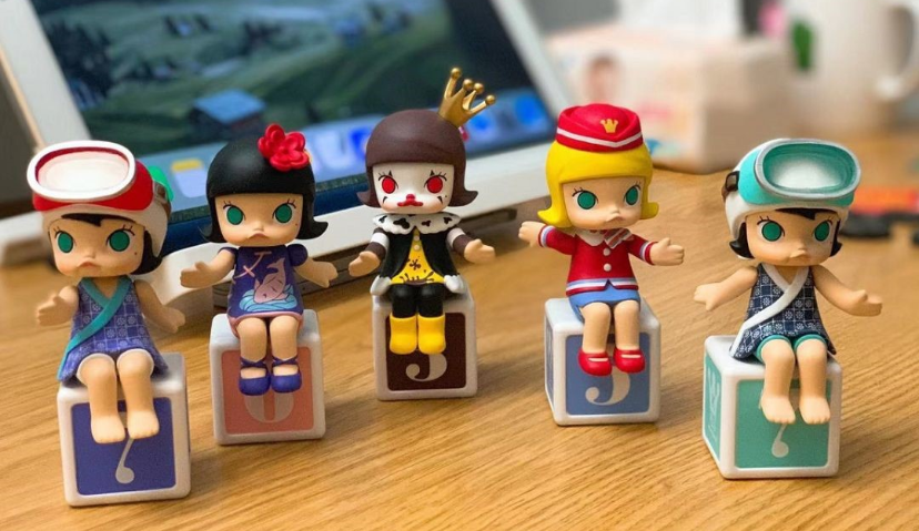 玩了上百年的“盲盒营销”，为什么突然刷屏？