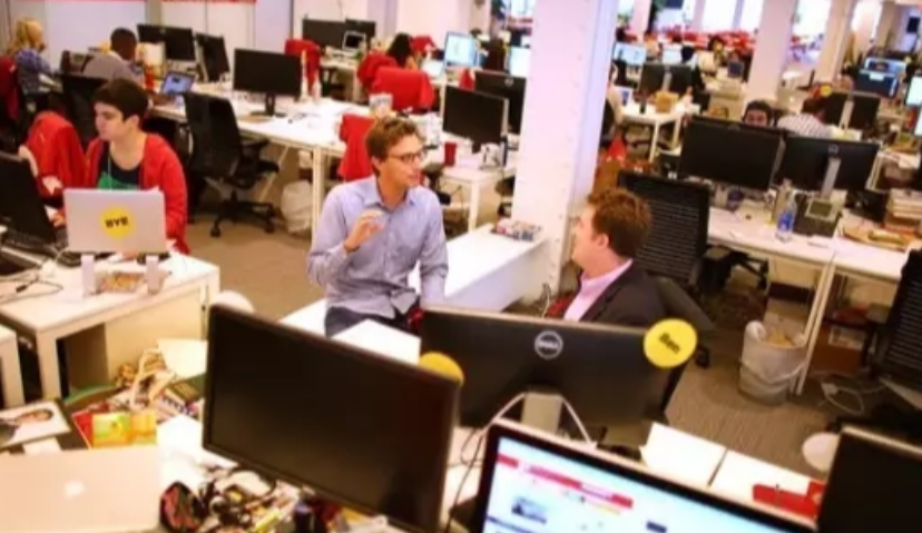 有的人广告卖了2200万，而更多网媒正陷入广告和流量的泥潭