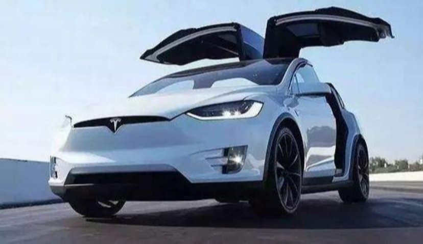 特斯拉被降价4万，为什么品牌不愿意上拼多多？| Morketing观察