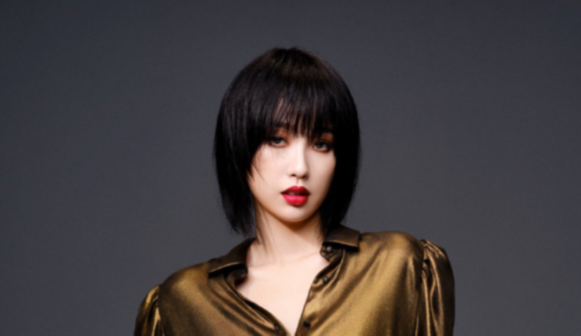 出道不到2个月，虞书欣拿下YSL圣罗兰美妆品牌挚友