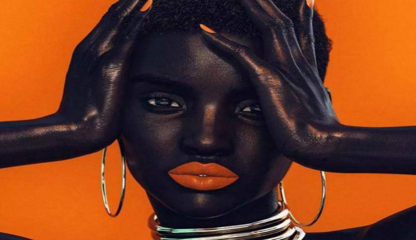 品牌用明星虚拟形象，还是把虚拟人物变成明星？