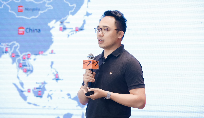 从平价商品店铺到赴美上市，名创优品做对了什么？