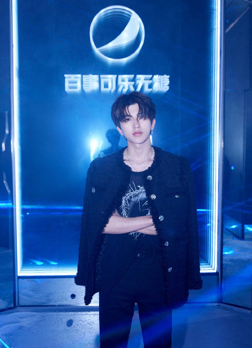 1621765848756218.jpg 蔡徐坤.jpg