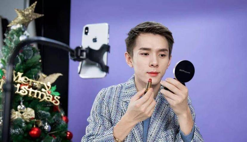 ​  分析了1000+案例，我们发现KOL种草应该这么做......