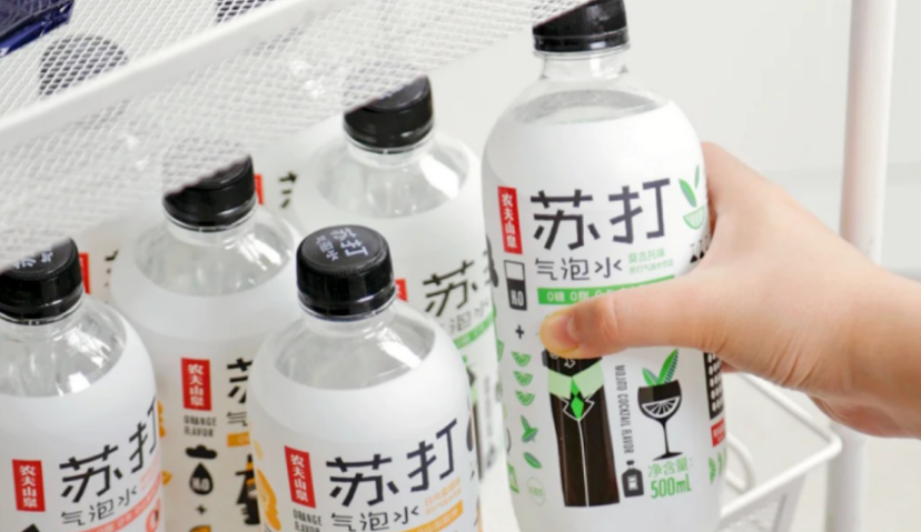 农夫山泉品牌营销“翻车”，搬起石头砸了自己的脚