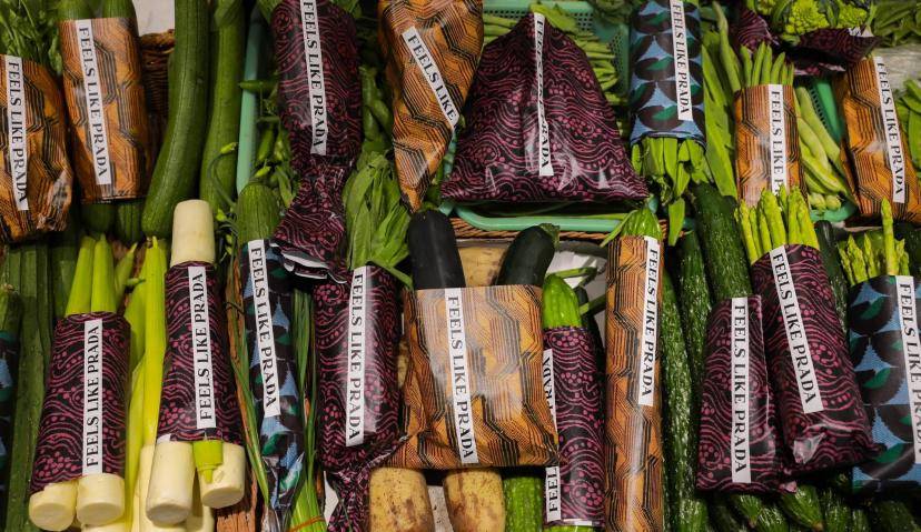 Prada开菜市场，格调“跌份”了吗？