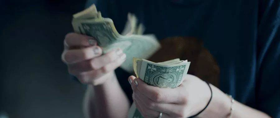 换个 CMO ，也解决不了商业变现问题