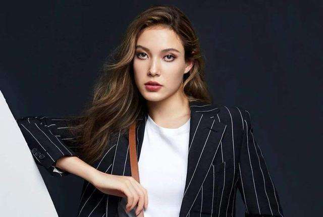 谷爱凌担任2022年 LVMH 青年设计师大赛形象大使