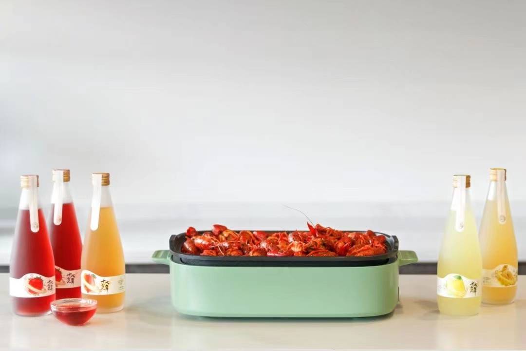 跨界营销再放“大招”，十七光年携手饿了么推出“超级品鉴官·盛夏光年”主题活动