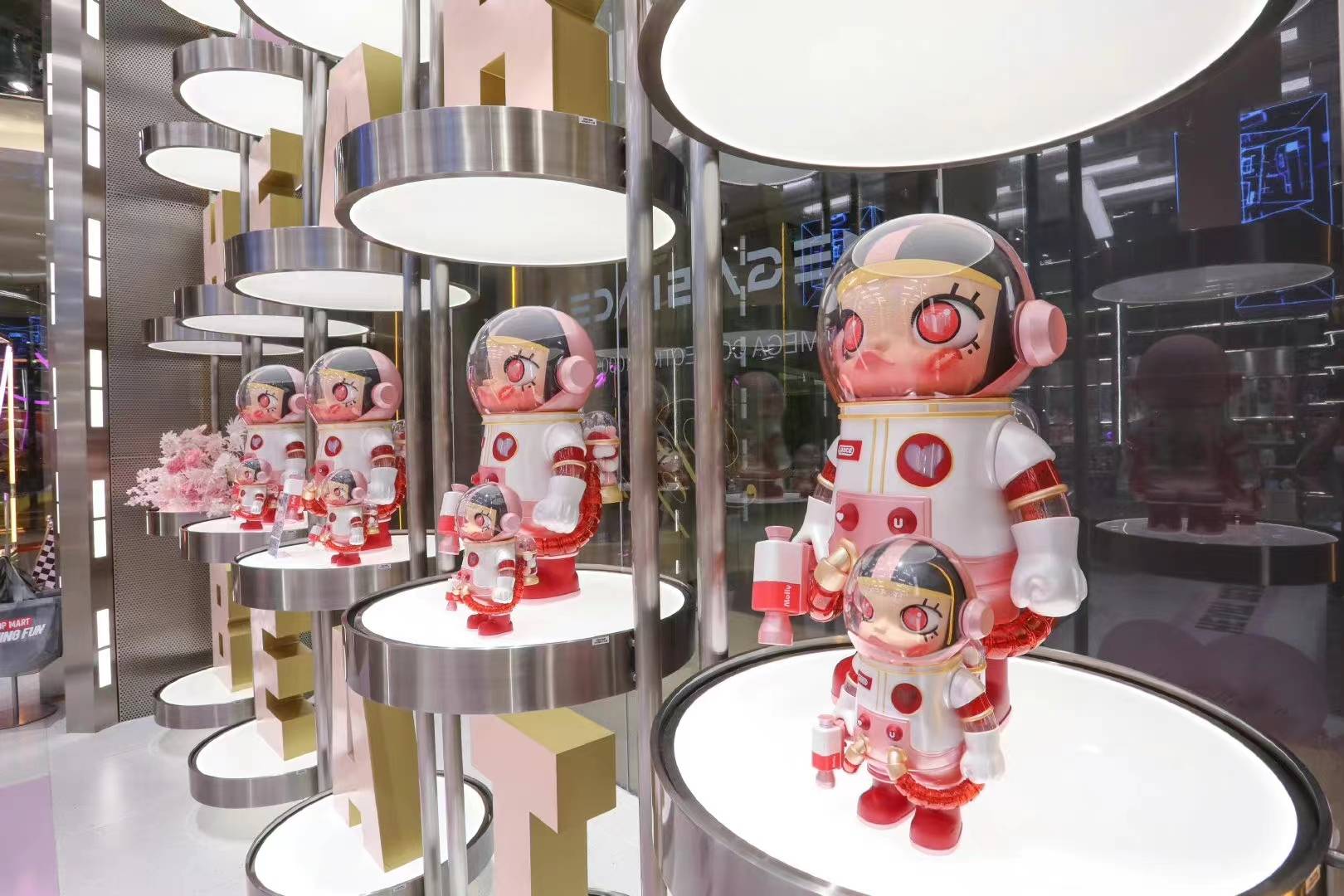 「泡泡玛特」年中报：Molly不再是最赚钱IP，海外市场收入同比增长161.7%