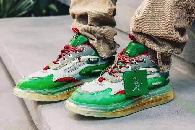 蒂芙尼正式布局NFT；喜力在运动鞋底注入啤酒；肯德基“疯狂吃炸鸡的新娘”｜出海灵感库11期