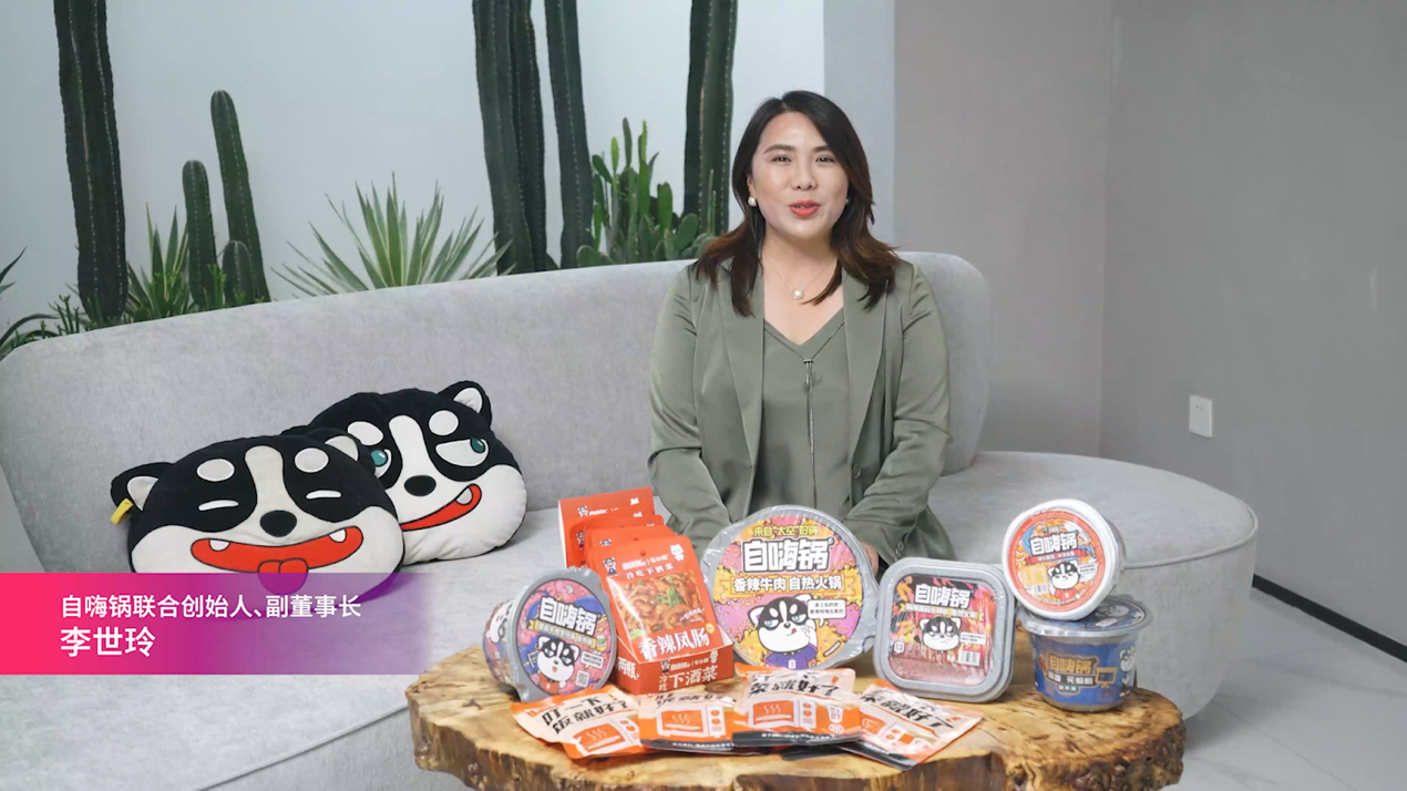 图片包含 室内, 桌子, 人, 女人

描述已自动生成