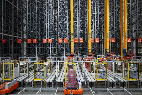 城市街道与高楼大厦的景色

AI 生成的内容可能不正确。